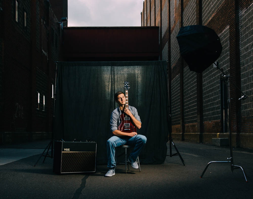 aaron-senior-portrait-editorial-guitar-chetek-weyerhaeuser-hs-2585-travis-dewitz