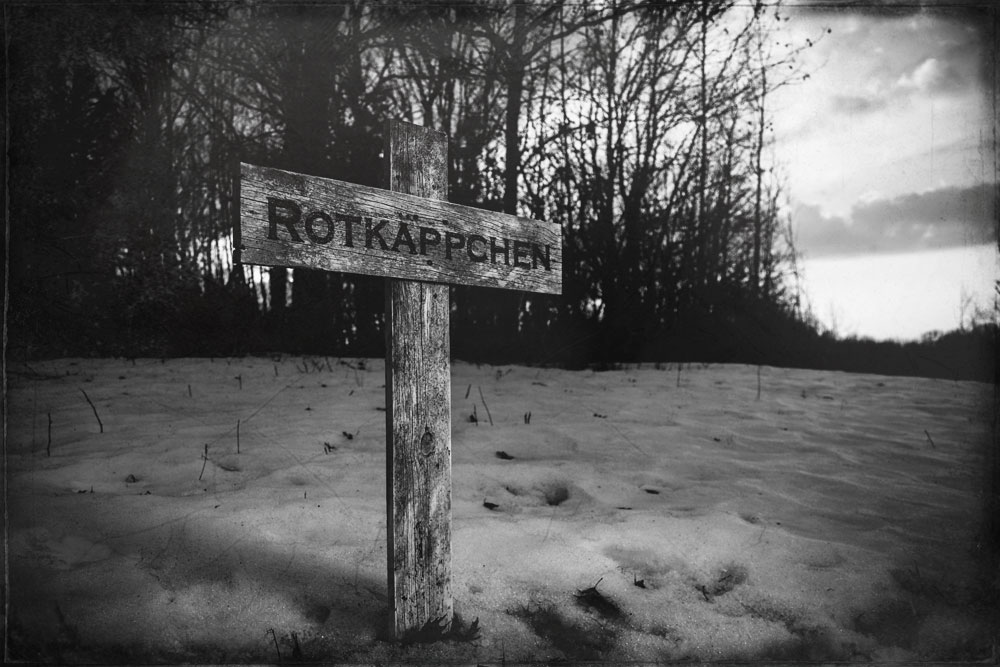 Red Riding Hoods Grave Marker Cross Reads Rotkappchen