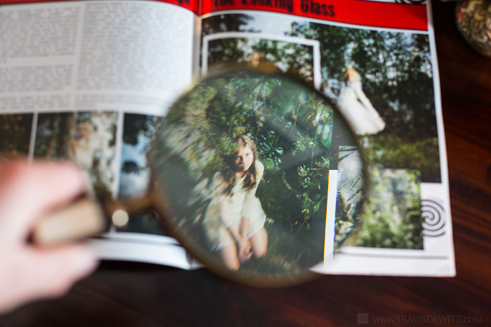 alice_in_wonderland_magnifying_glass_web