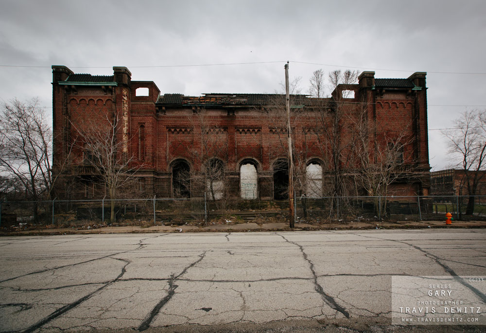 gary_in_abandoned_brick_public_school_building_6233_web