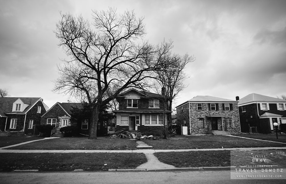 gary_in_decrepit_house_surrounded_by_nice_homes_6448_web