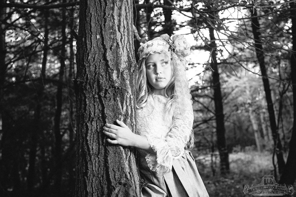 madalina_against_tree_black_and_white_web