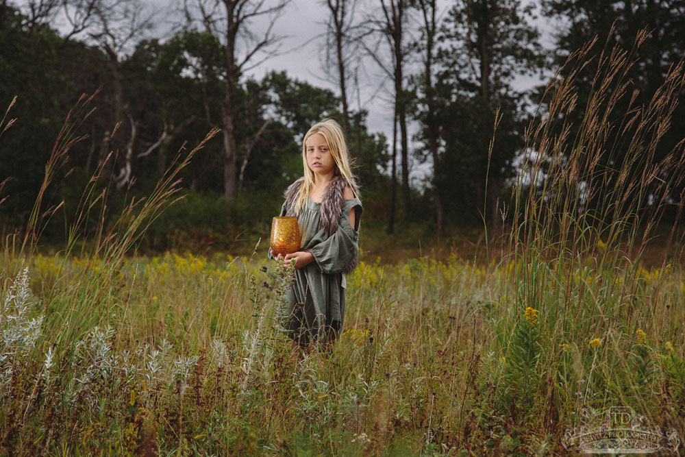 madalina_field_holding_candle_web