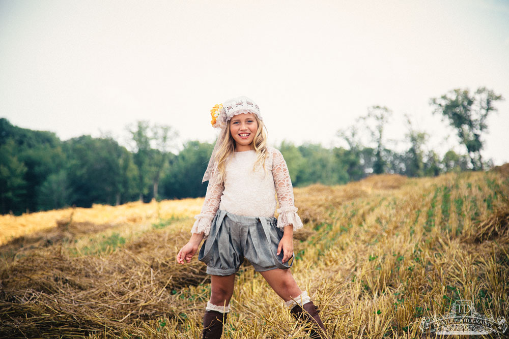 madalina_vintage_outfit_field_web