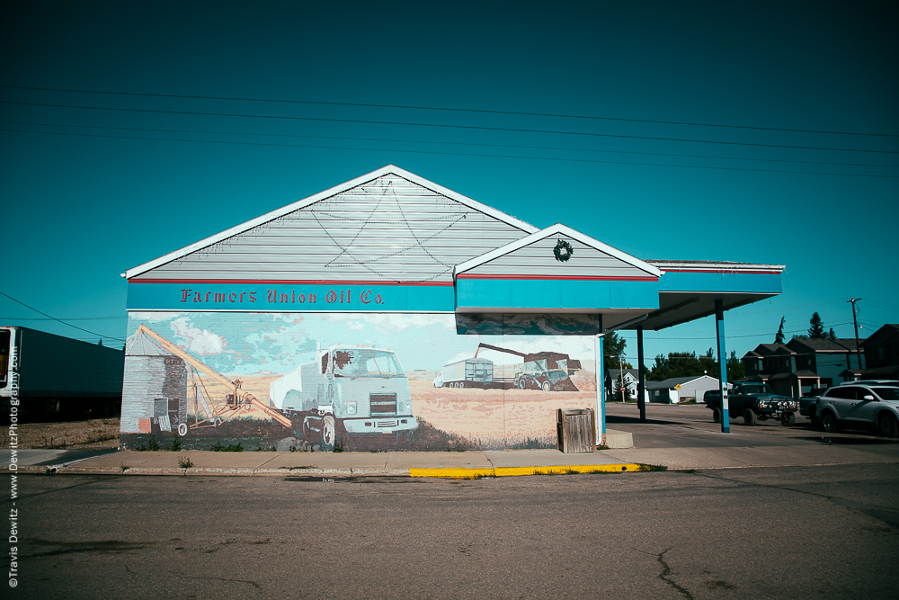 Farm Mural on Side of Farmer Union Oil Co - Tioga, ND