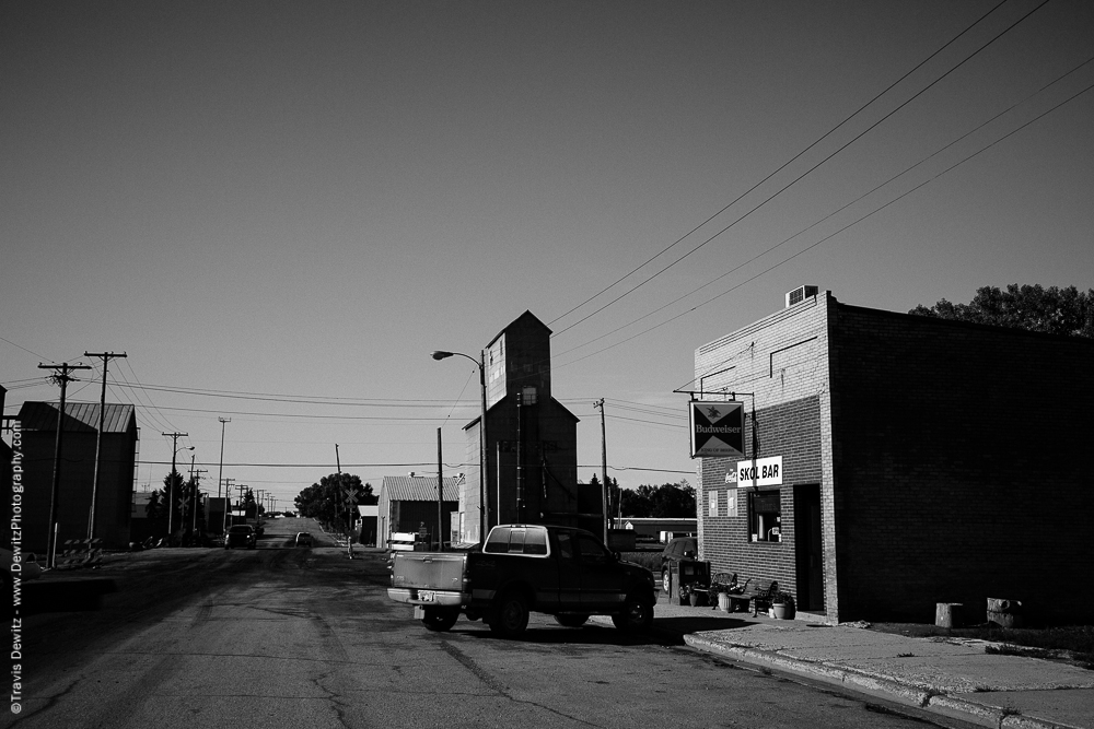 Skol Bar and Grain Elevator - Tioga, ND