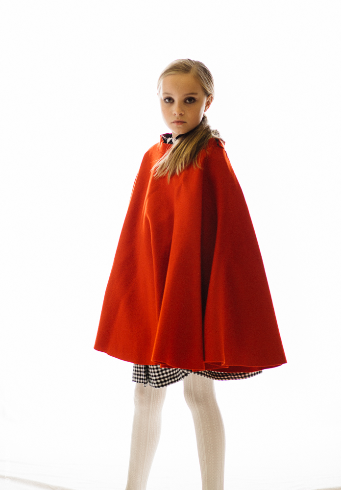 teslyn_twiggy_red_vintage_cape