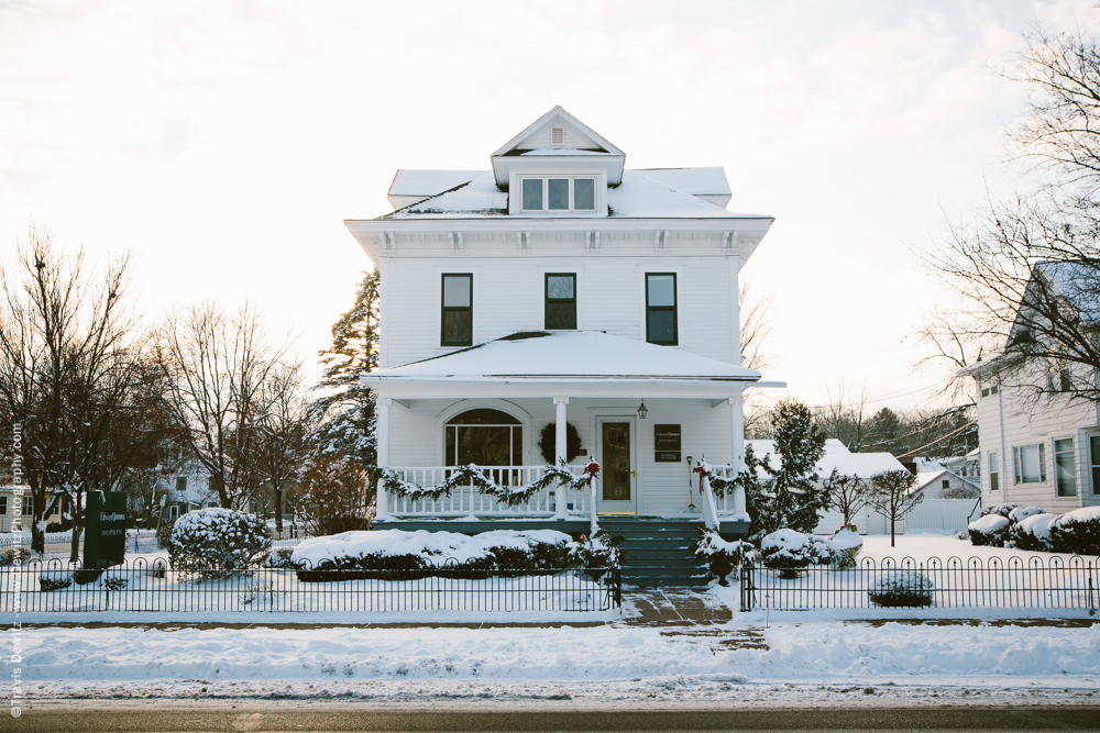 Chippewa Falls- Edward Jones Investments in Historic Home