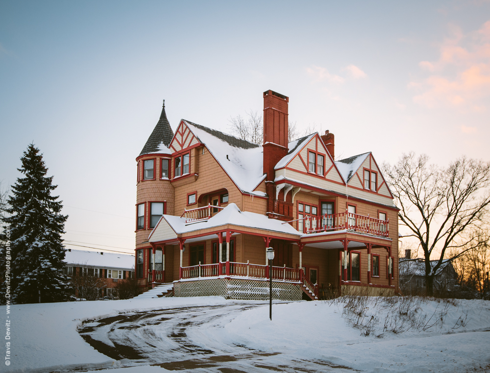 Chippewa Falls- Large Mansion