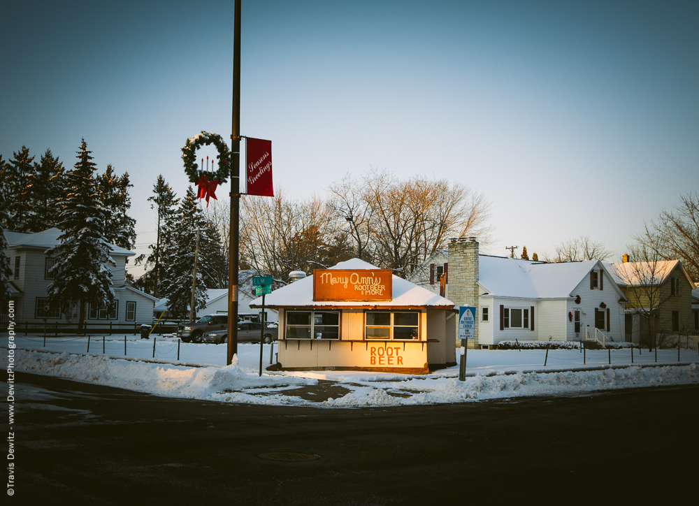 This building once housed the first A&W Root Beer franchise in Chippewa Falls and was located at River and Bridge. The stand was moved to this location in the early 50's. 