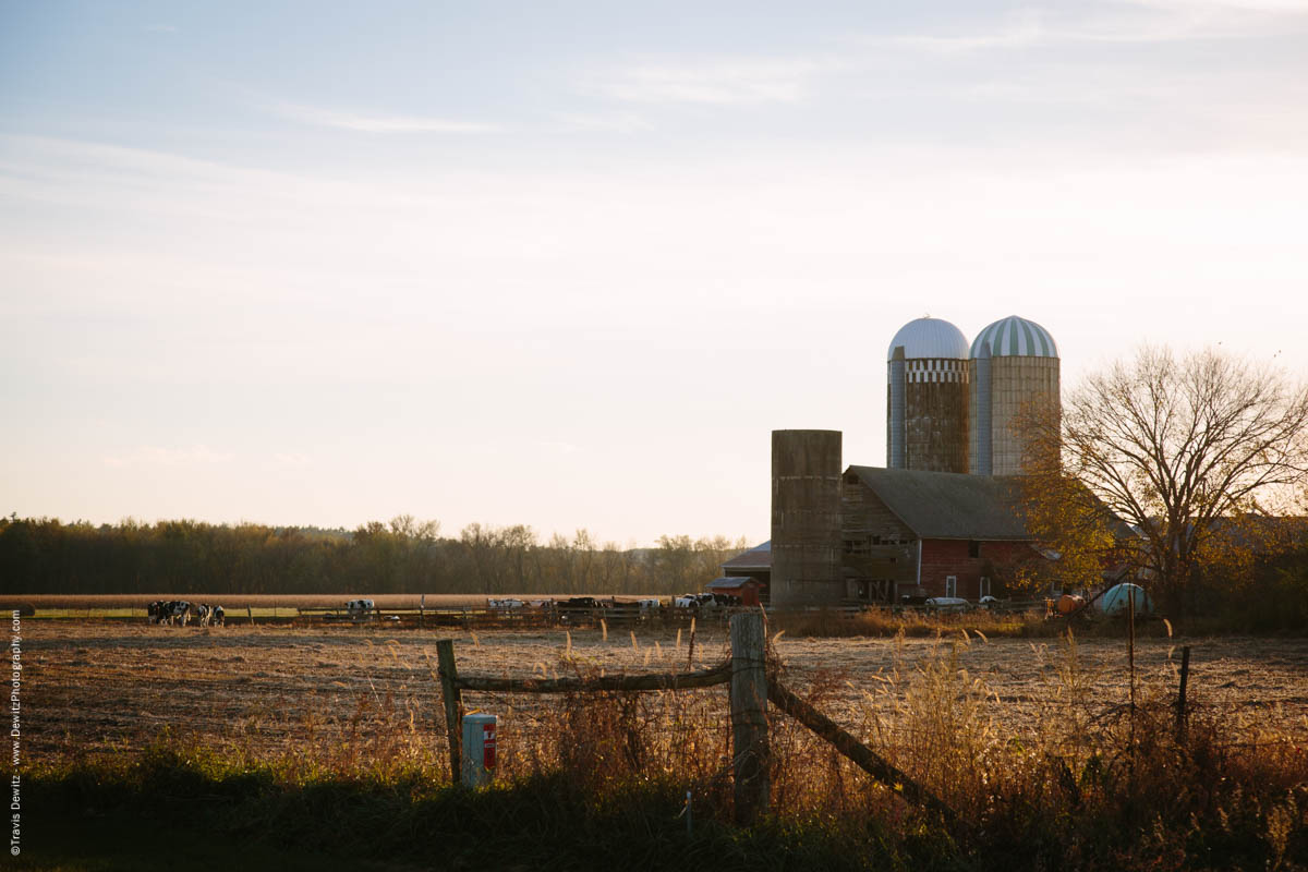 caryville-wi-autumn-farm-scene