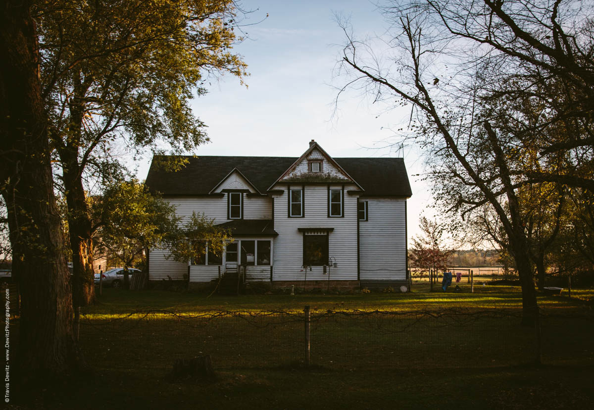 caryville-wi-large-beautiful-farm-house