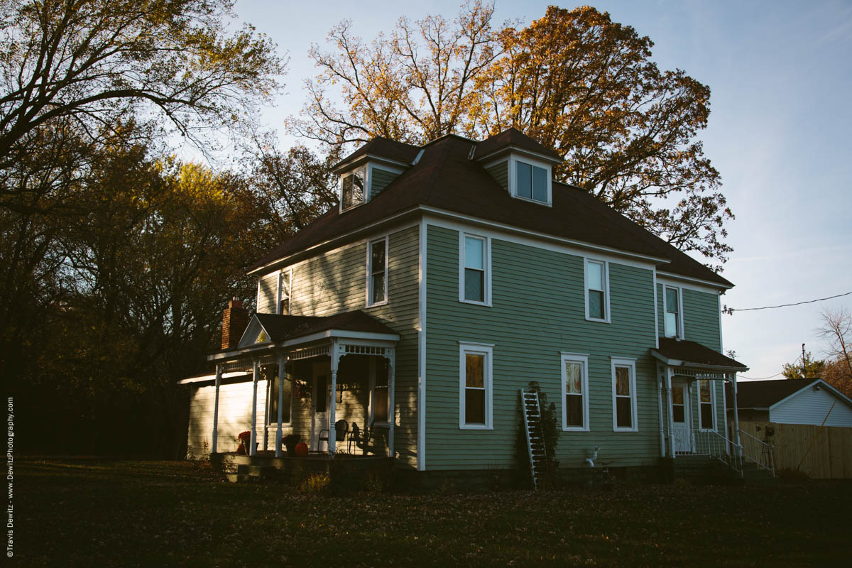 caryville-wi-large-vintage-house