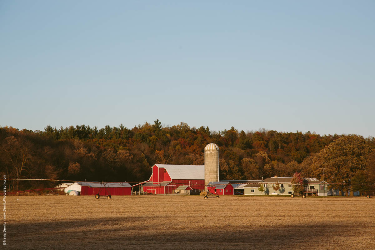 caryville-wisconsin-farm-red-barn-fall-colors