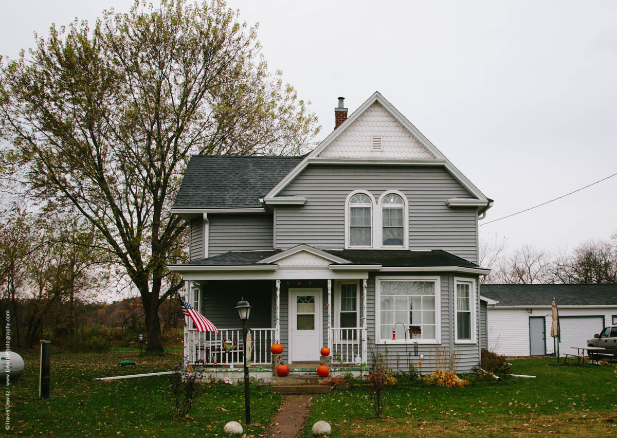 victorian-home-with-pumkins-in-front-meridean-wi-historic-city-s