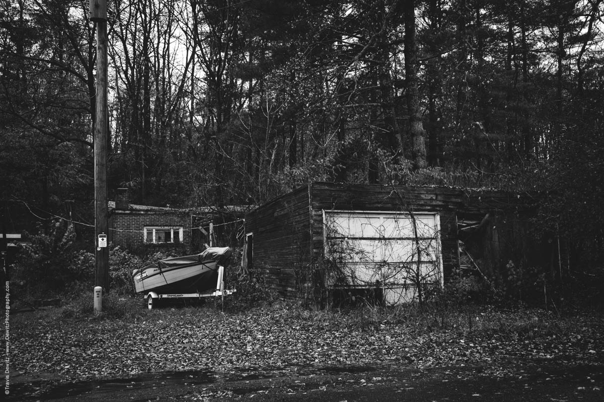 falling-down-garage-elk-lake-wi-historic-city