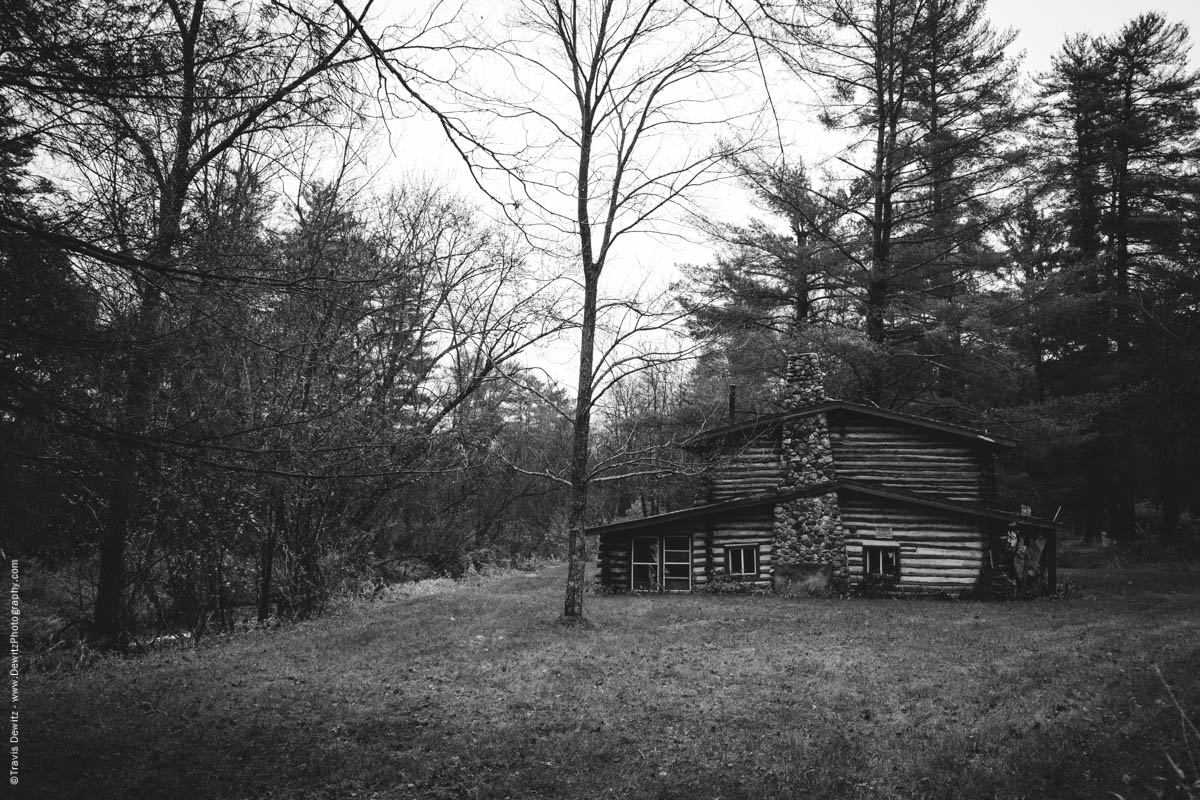 log-cabin-on-the-creek-elk-lake-wi-historic-city