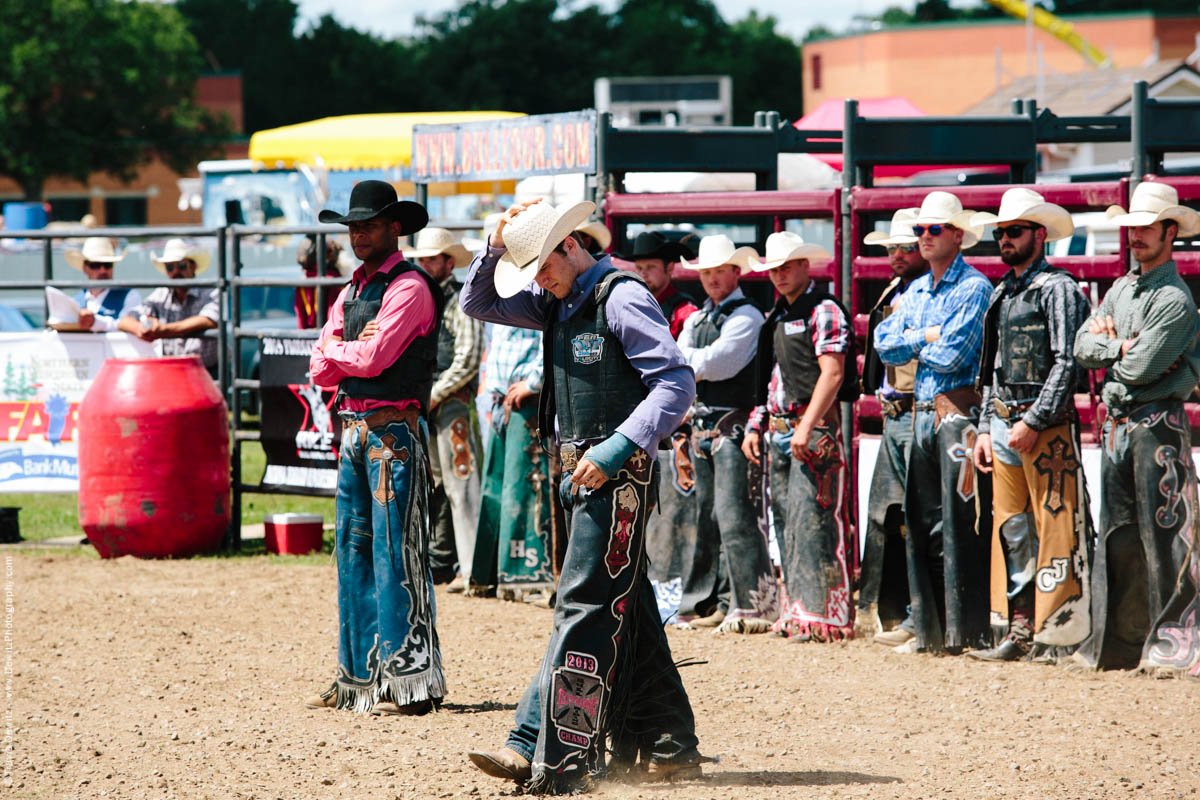 6-Bull Riders Line Up-2752