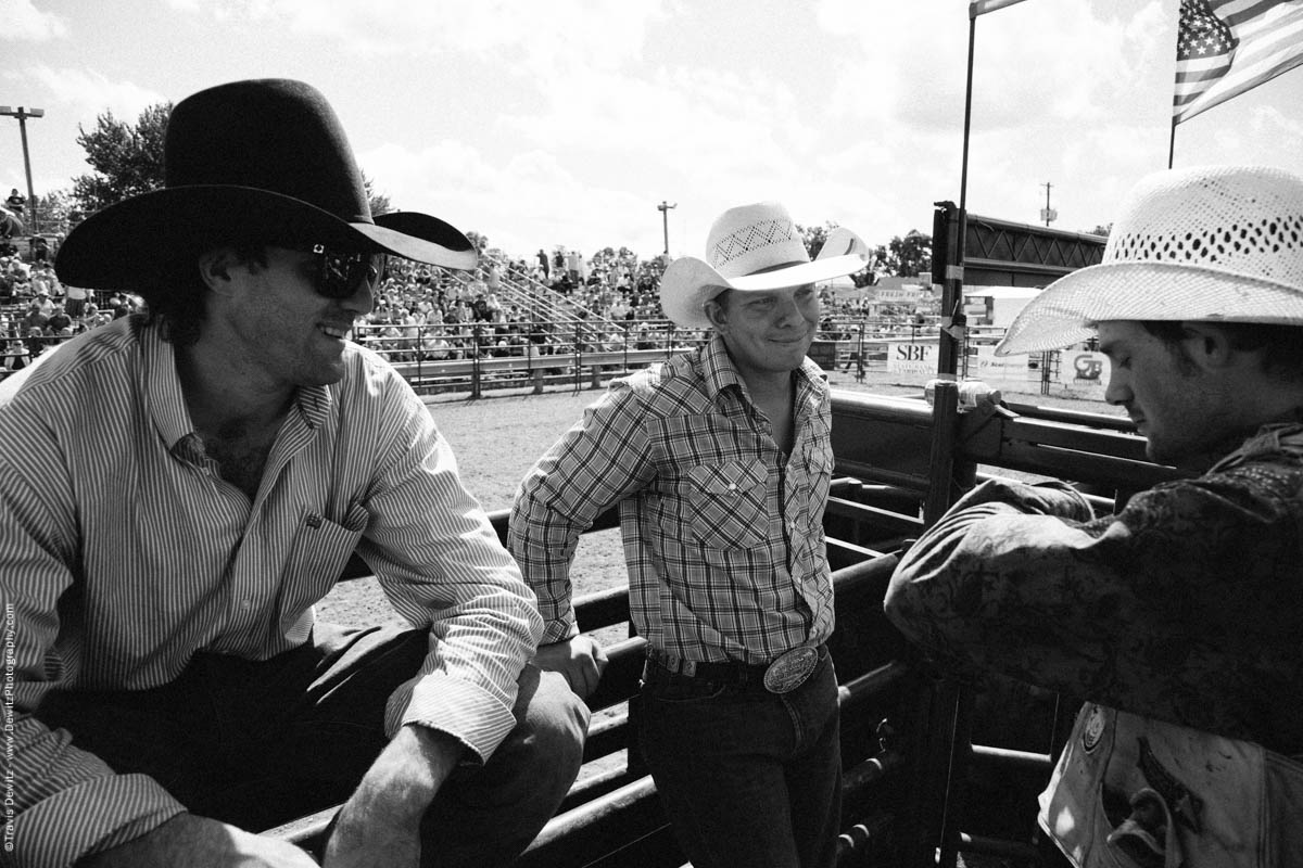 Bull Riders in Group Laugh-3244