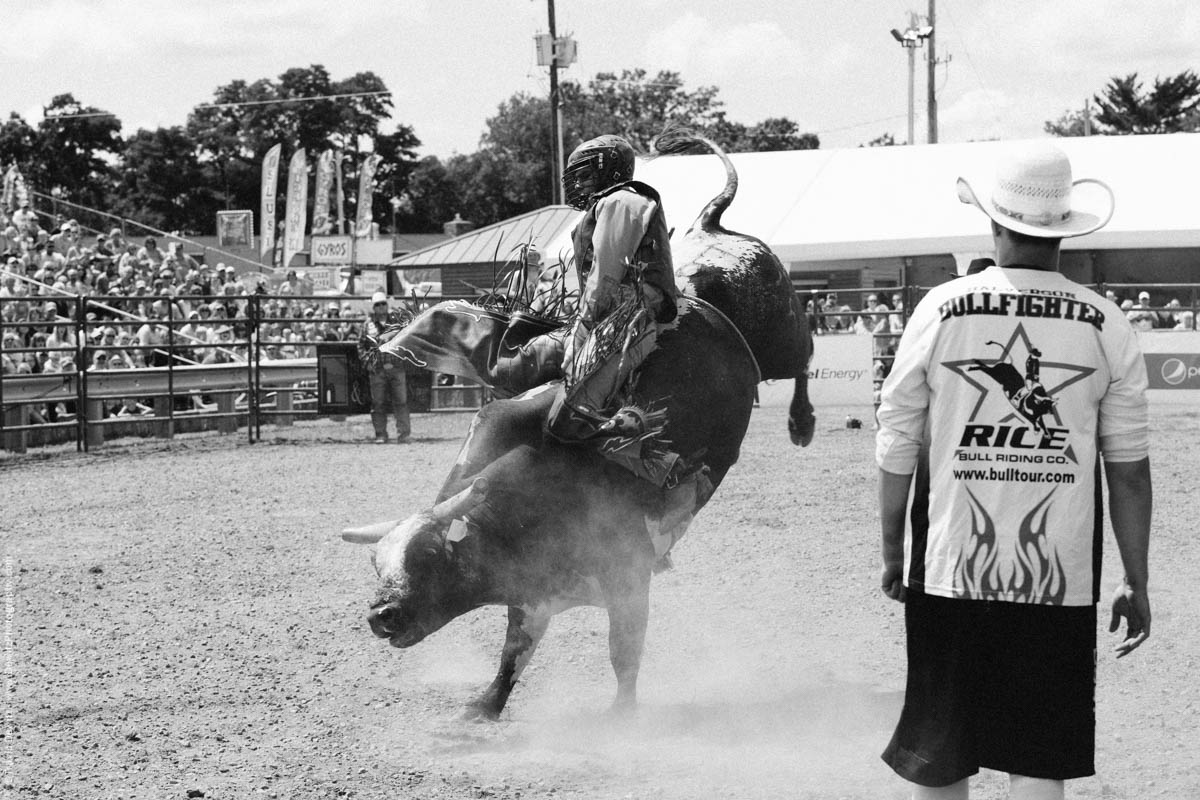 Rice Bull Riding Co. Riding the Bull-2864