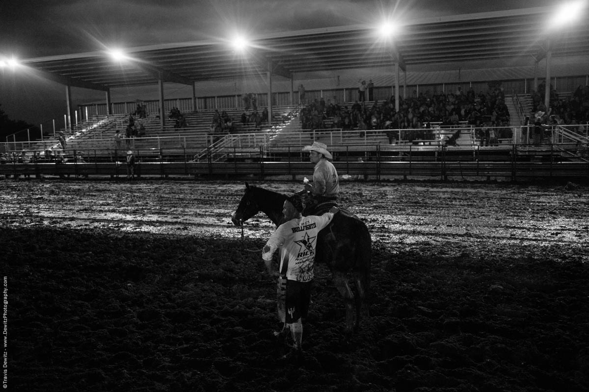 rice-bullriding-bull-fighters-wait-in-mud-5198