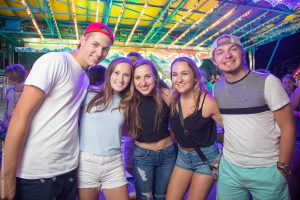 northern-wisconsin-state-fair-night-carnival-portraits-happy-teen-group ...